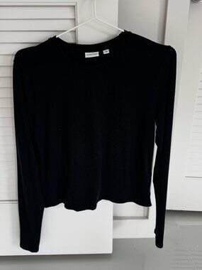 Aritzia black long sleeve top